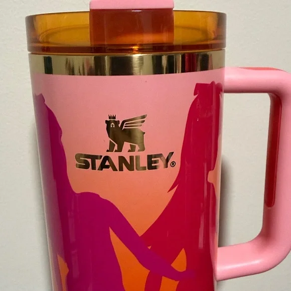 Stanley x Barbie limited Edition cup 40oz - Picture 2 of 8